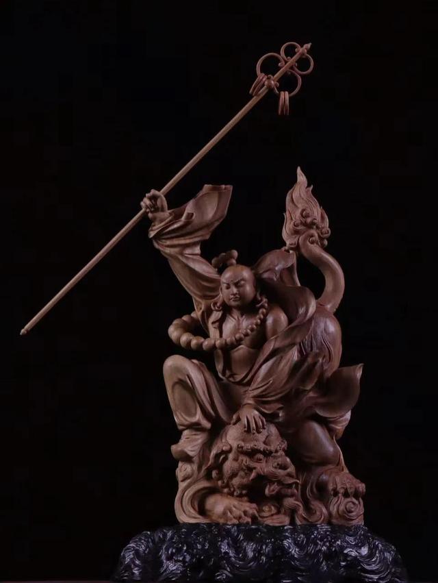 举起棍子，听听吼声！这是西藏地狱之王的菩萨