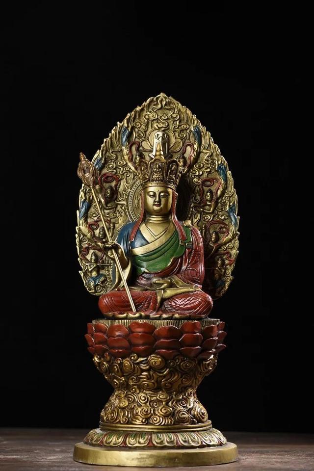 青铜彩绘土藏王菩萨