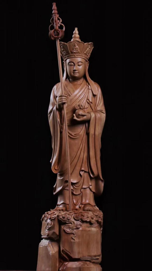 精美手工作品：崂山檀香木雕——地藏王菩萨