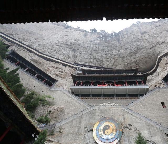 这座寺庙里的体格菩萨在中国排名第一，超过了九华山