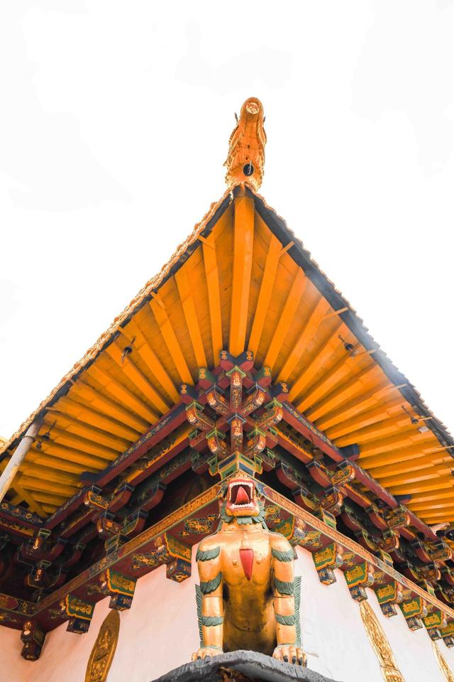 西藏最神圣的寺庙之一。它在佛教中具有至高无上的地位。你知道它在哪里吗